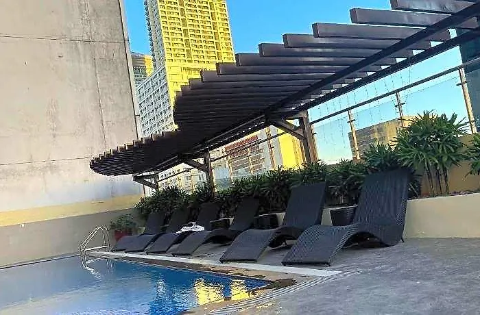 Hotel Poolside Family Greenbelt Makati 4*