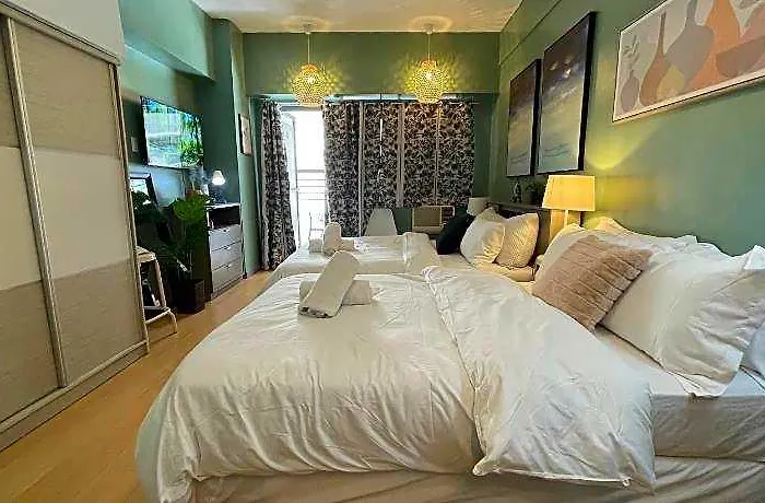 Poolside Family Greenbelt Makati 4*